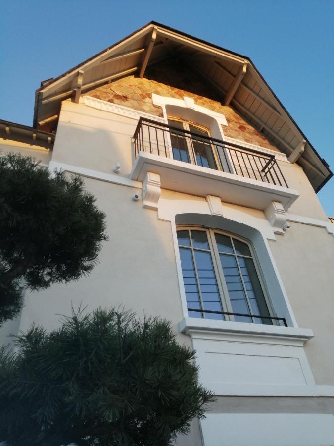 & La Du Port Aparthotel *